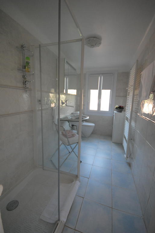 Mas Des Kardouons Bed & Breakfast Tourrettes-sur-Loup Room photo